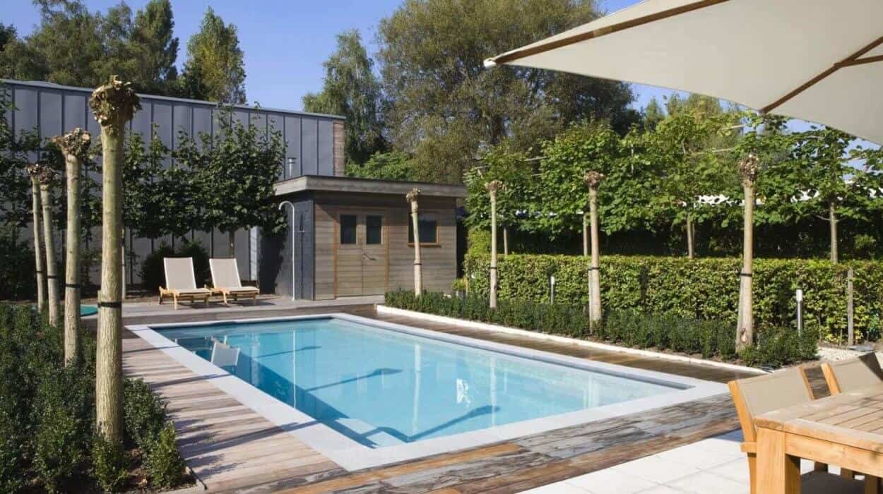 Pool with Poolhouse