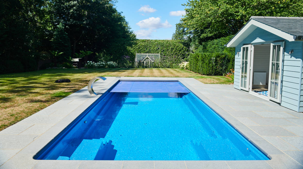 Beautiful XL-Trainer Pool in Woldingham, Surrey - Gallery Image 7