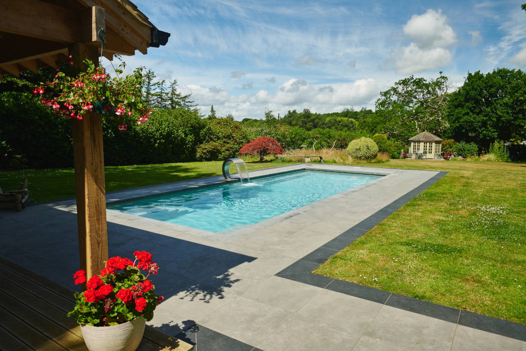 Outdoor Pool New Forest, Hampshire gallery image 1