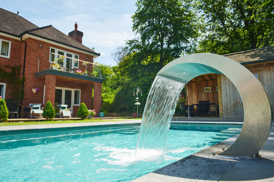 Outdoor Pool New Forest, Hampshire gallery image 3