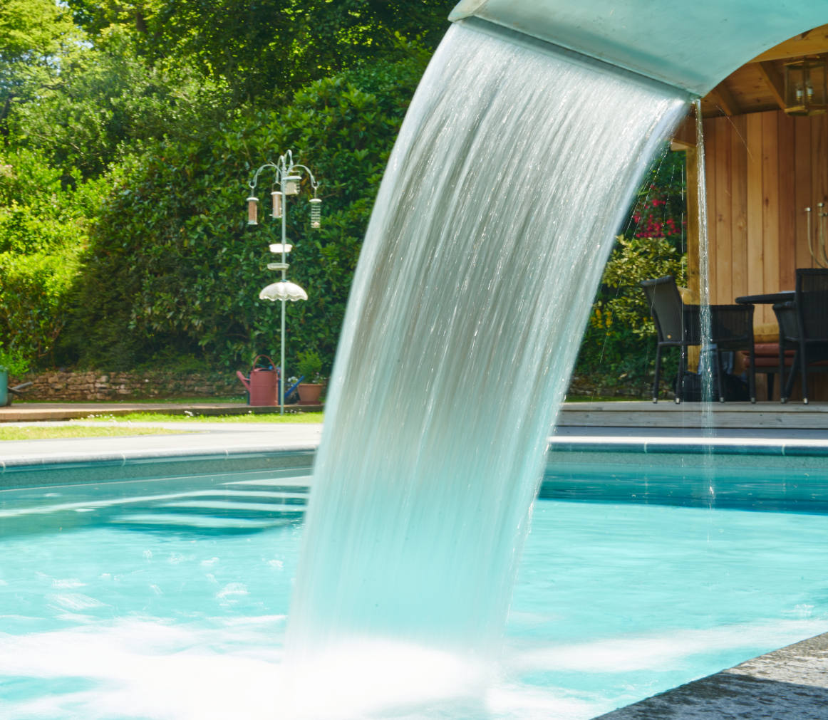 Outdoor Pool New Forest, Hampshire side image